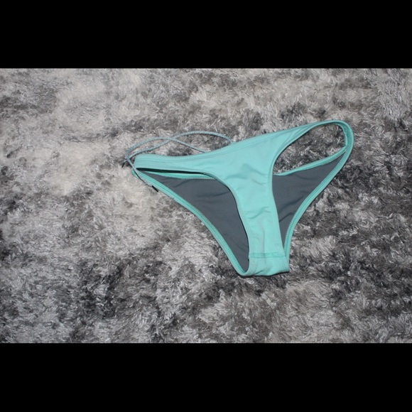 Kneeskins, bikini bottoms, and one pieces - Picture 7 of 7